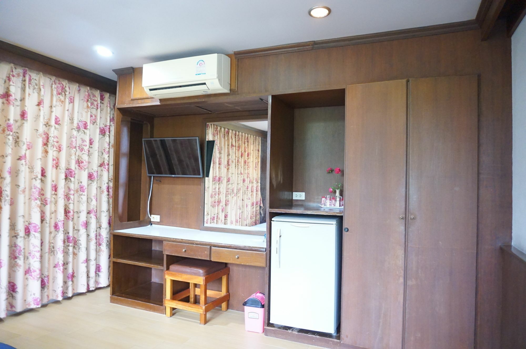 Eiffel Inn Ranong Luaran gambar